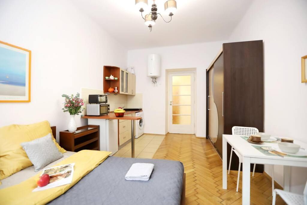 Batorego Cosy Apartment Krakkó Kültér fotó